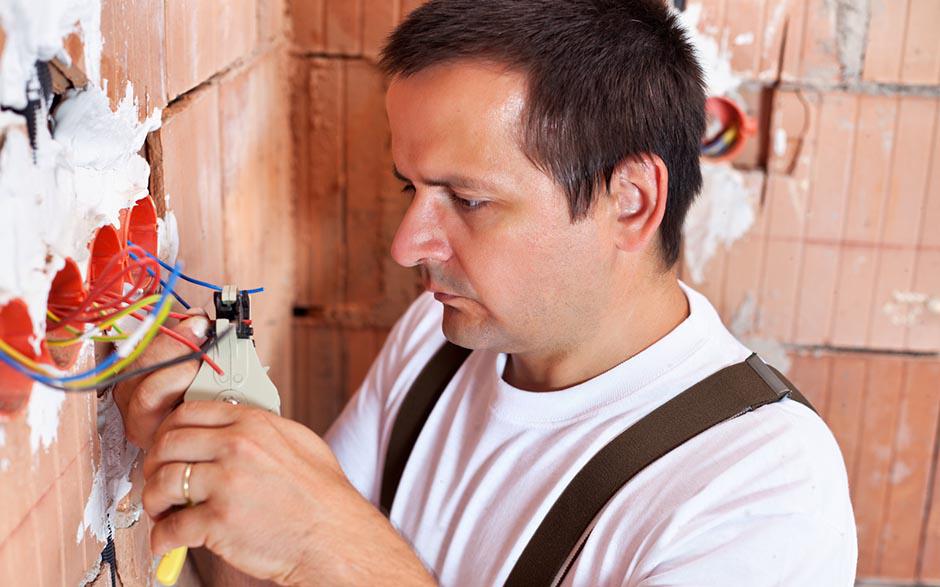 recherche travail électricien bâtiment Enghien-les-Bains