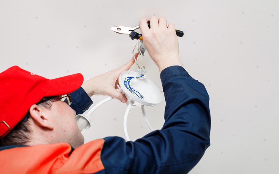 recherche travail électricien bâtiment Enghien-les-Bains